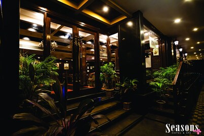 Seasons Hotels & Resorts