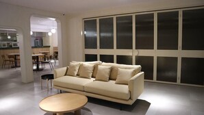 Living area - Losari Blok M2 Hotel Jakarta (Jakarta)
