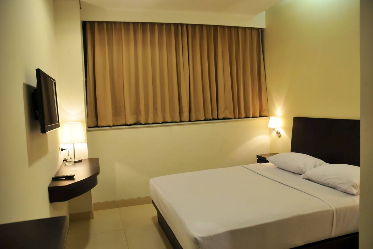 Standard Double Room | In-room safe