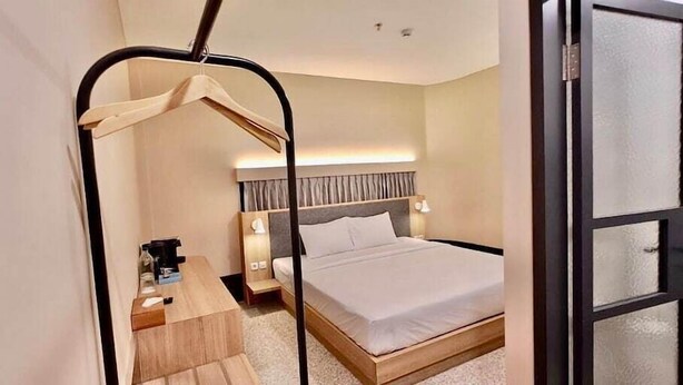 Room - Losari Blok M2 Hotel Jakarta (Jakarta)