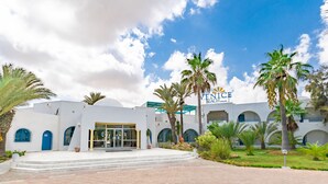 A hotel entrance with a sign reading "Venice Beach". - Hotel Venice Beach - Families and Couples Only (Djerba Midun)