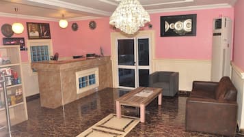 Check-in/check-out kiosk