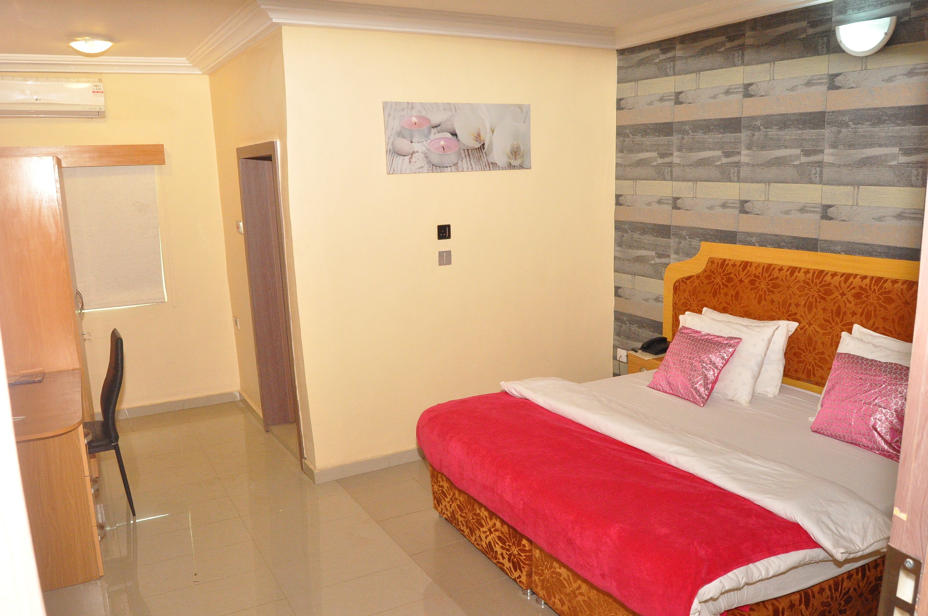 Kamar Mewah, 1 Tempat Tidur King | Minibar, brankas, meja kerja, dan Wi-Fi gratis