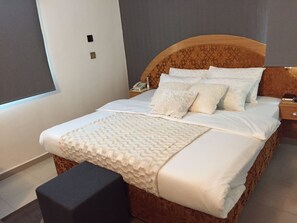 Luxury Room, 1 King Bed