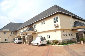 Front of property - Ne-Yo Hotel and Suites (Asaba)