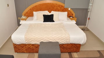 Luxury Room, 1 King Bed | Minibar, in-room safe, desk, free WiFi