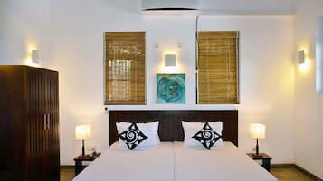 Desk, iron/ironing board, free WiFi, wheelchair access