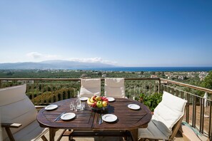 Villa, 3 Bedrooms, Private Pool, Sea View | Terrace/patio