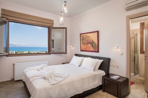 3 bedrooms, premium bedding, in-room safe, soundproofing - Caneva Luxury Villa (Platanias)