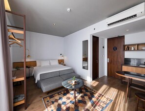 Coffres-forts dans les chambres, bureau, fer et planche Ă repasser