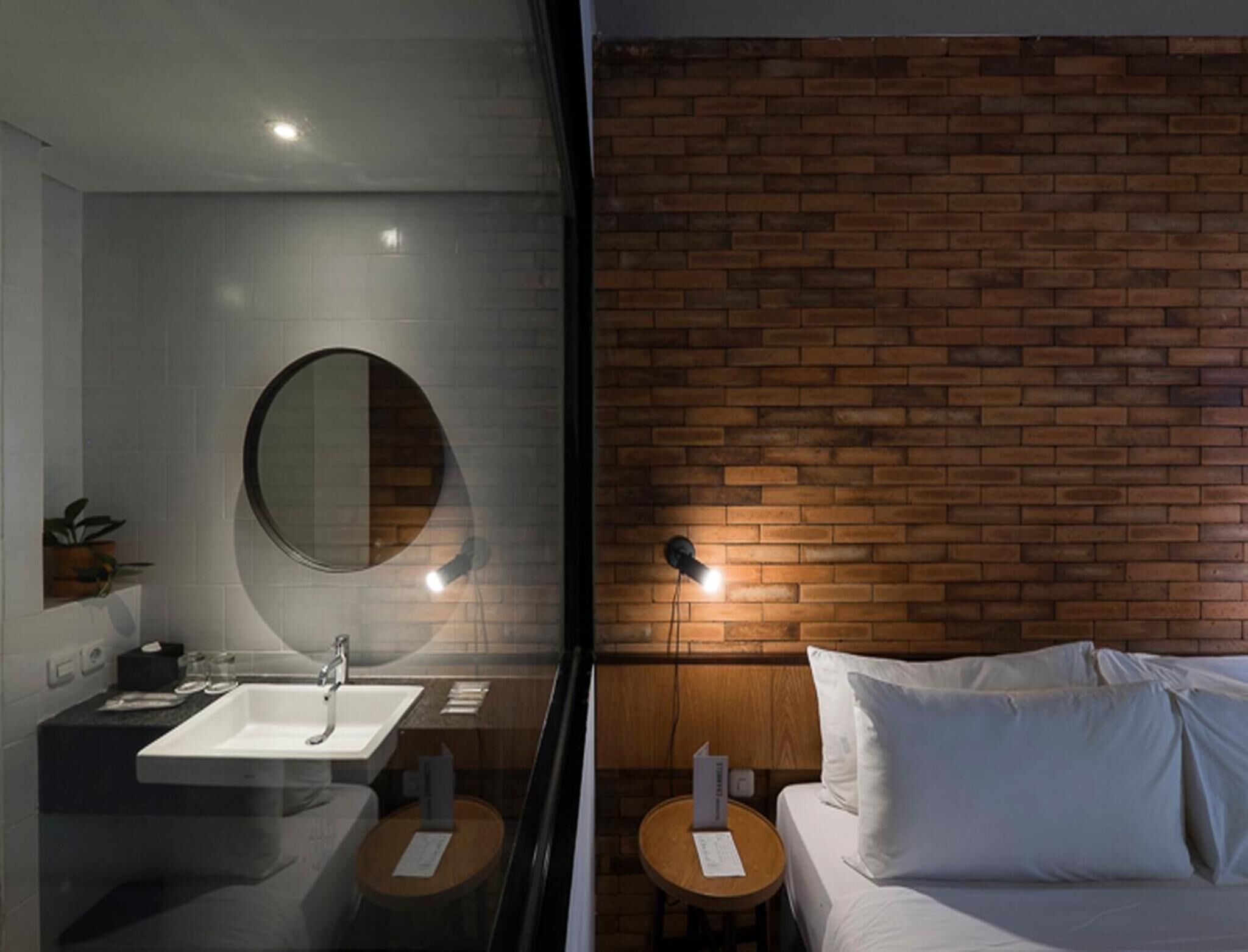 1 bedroom, in-room safe, desk, iron/ironing board