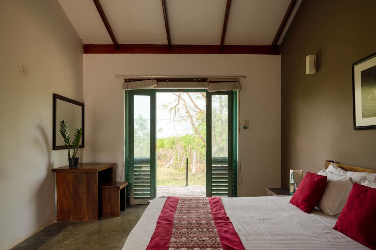 Standard Double Room | Desk, soundproofing, free WiFi, bed sheets