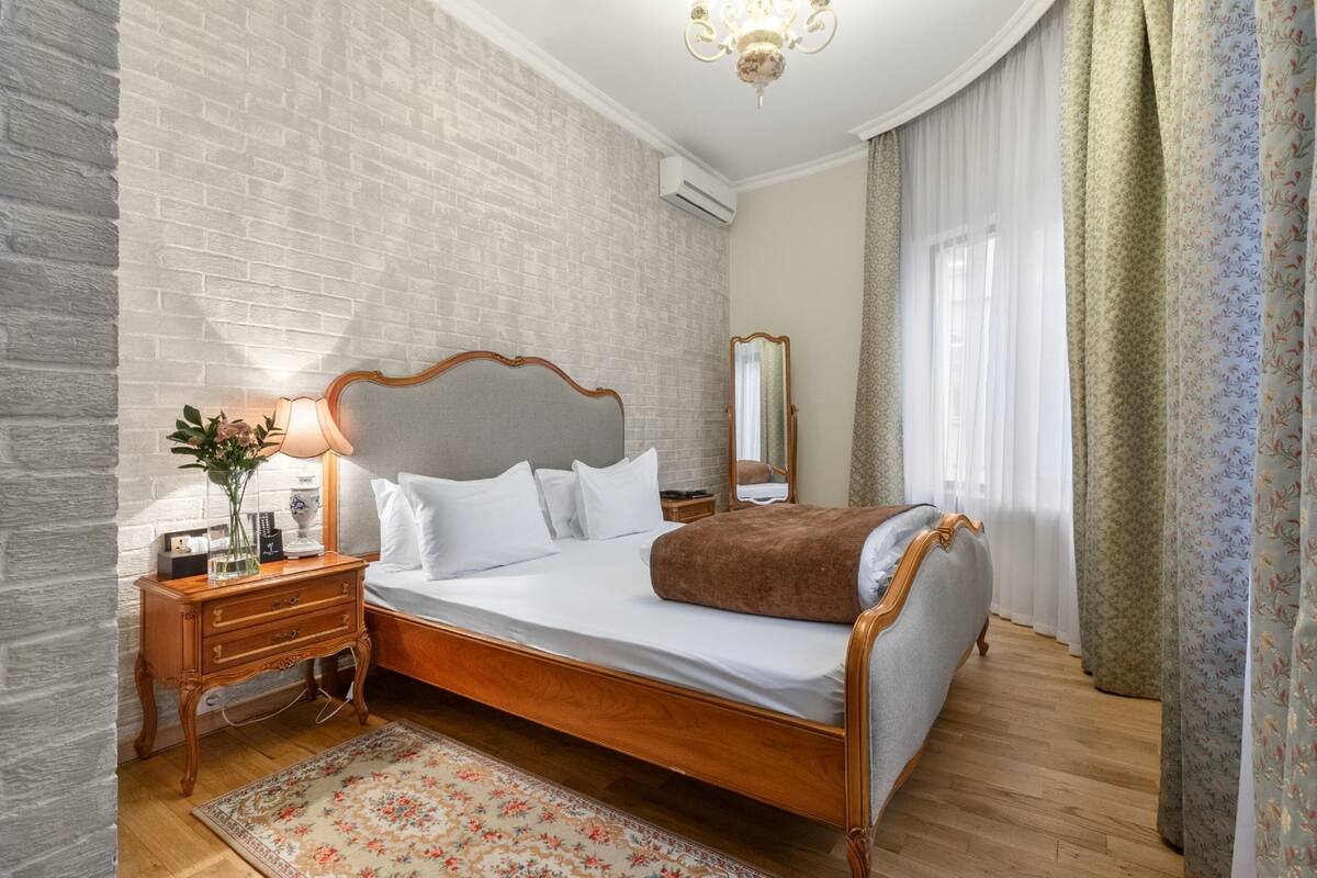 Kamar Double Premium | Brankas, tirai kedap cahaya, dan setrika/meja setrika