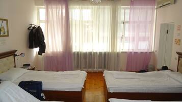 Dortoir Partagé, dortoir mixte (6 Beds)