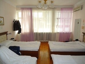 共用宿舍, 男女混合宿舍 (6 Beds) | 隔音、熨斗/熨衫板、摺床/加床 (收費)、免費 Wi-Fi