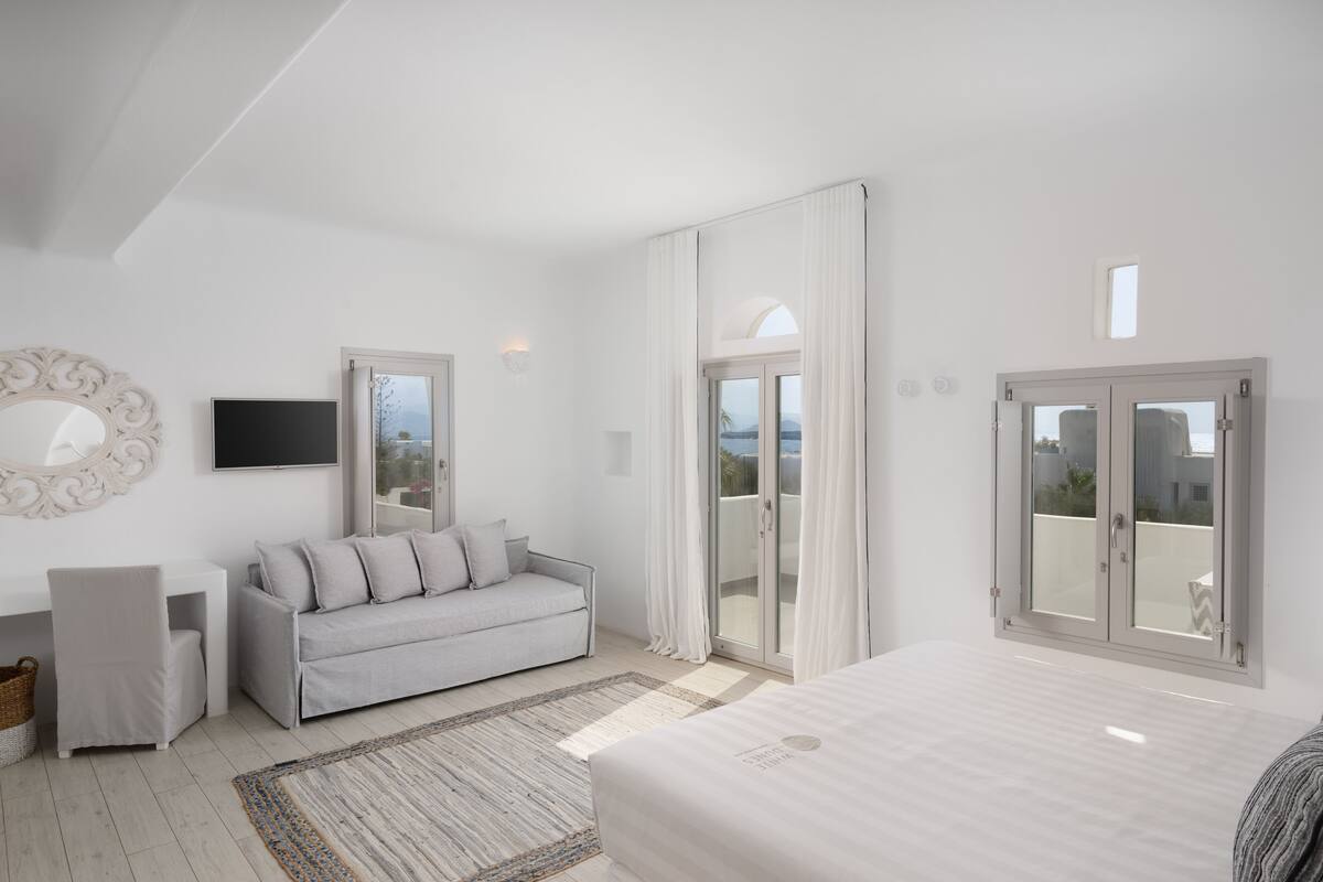 Junior Suite with Panoramic Sea View | 埃及棉床單、高級寢具、舒適加層、迷你吧