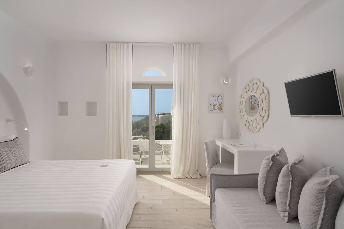 Junior Suite, Sea View | 埃及棉床單、高級寢具、舒適加層、迷你吧