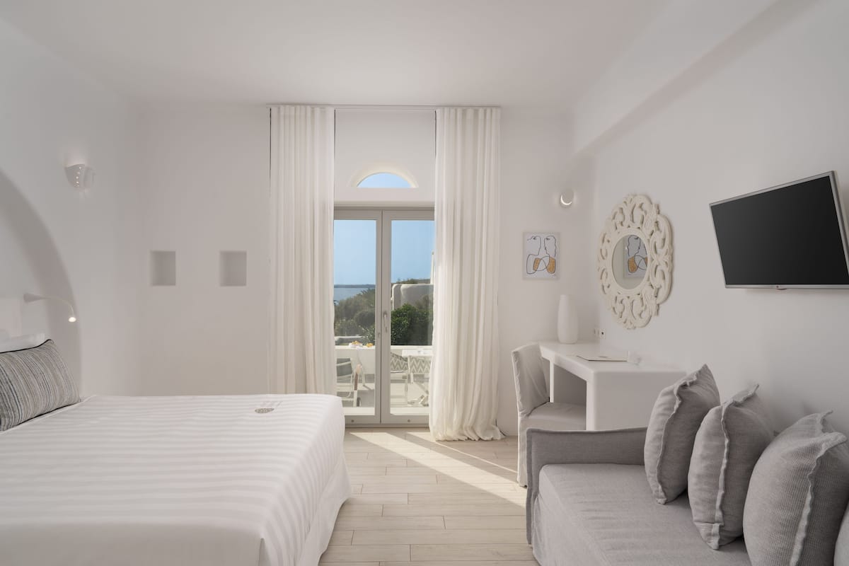 junior suite, sea view | 1 bedroom, egyptian cotton sheets, premium bedding, pillow-top beds