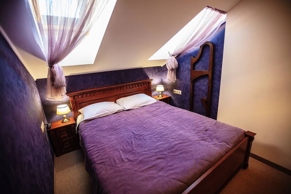 Standard Double Room | Desk, soundproofing, cribs (free), rollaway beds (surcharge)