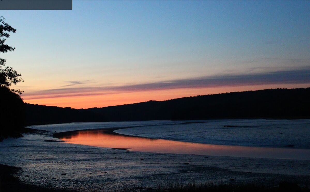 Praia particular, areia preta, passeios de caiaque 