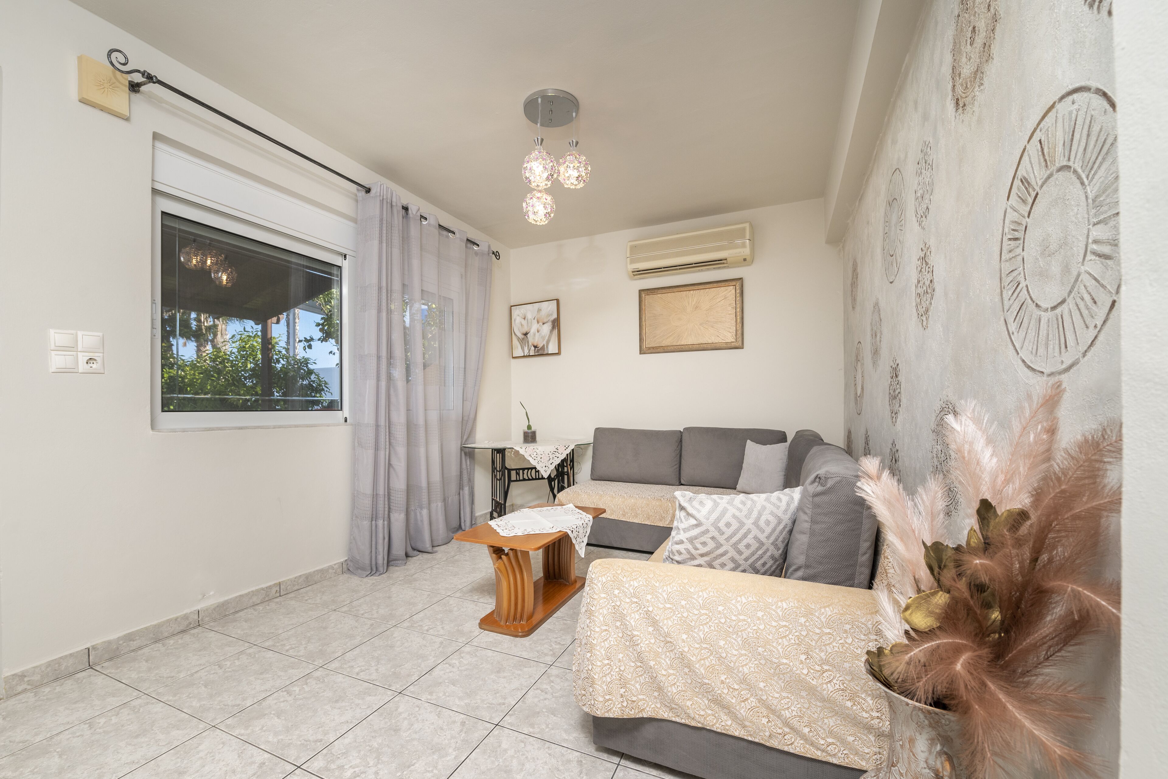 Casa premium, 2 quartos, vista para a baía, de frente para o mar | Área de estar | TV de tela plana