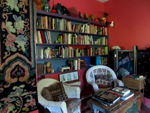 Signature-Suite, 2 Schlafzimmer, Flussblick, zum Garten hin | Bibliothek