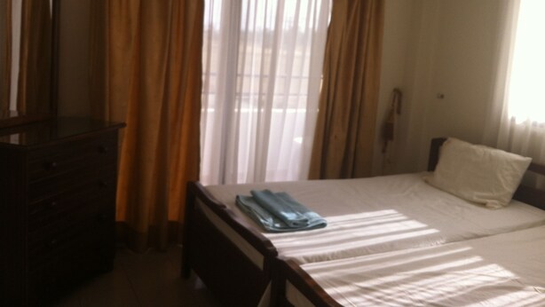 Iron/ironing board, cribs (free), WiFi (free) - Zakos Court Apartments (Larnaca)