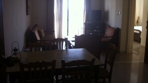 Flat-screen TV - Zakos Court Apartments (Larnaca)