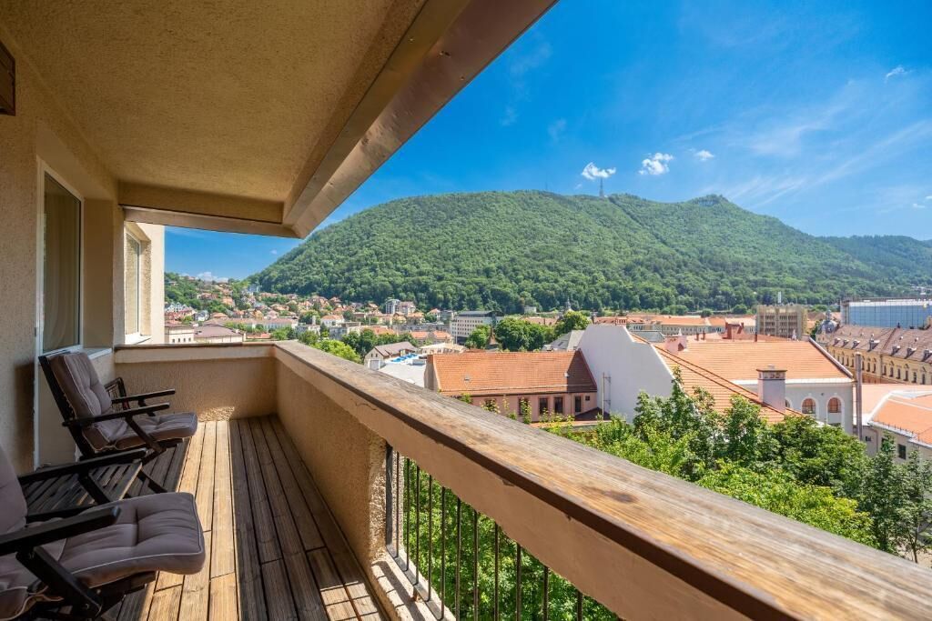 Minibar, iron/ironing board, free WiFi, bed sheets