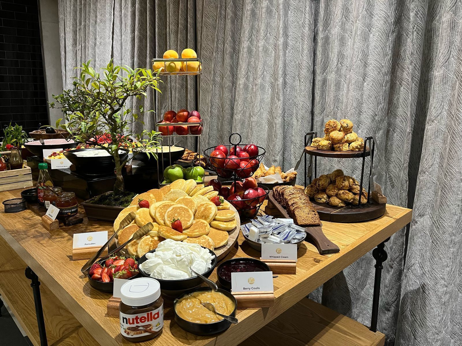 daily buffet breakfast (zar 250 per person)