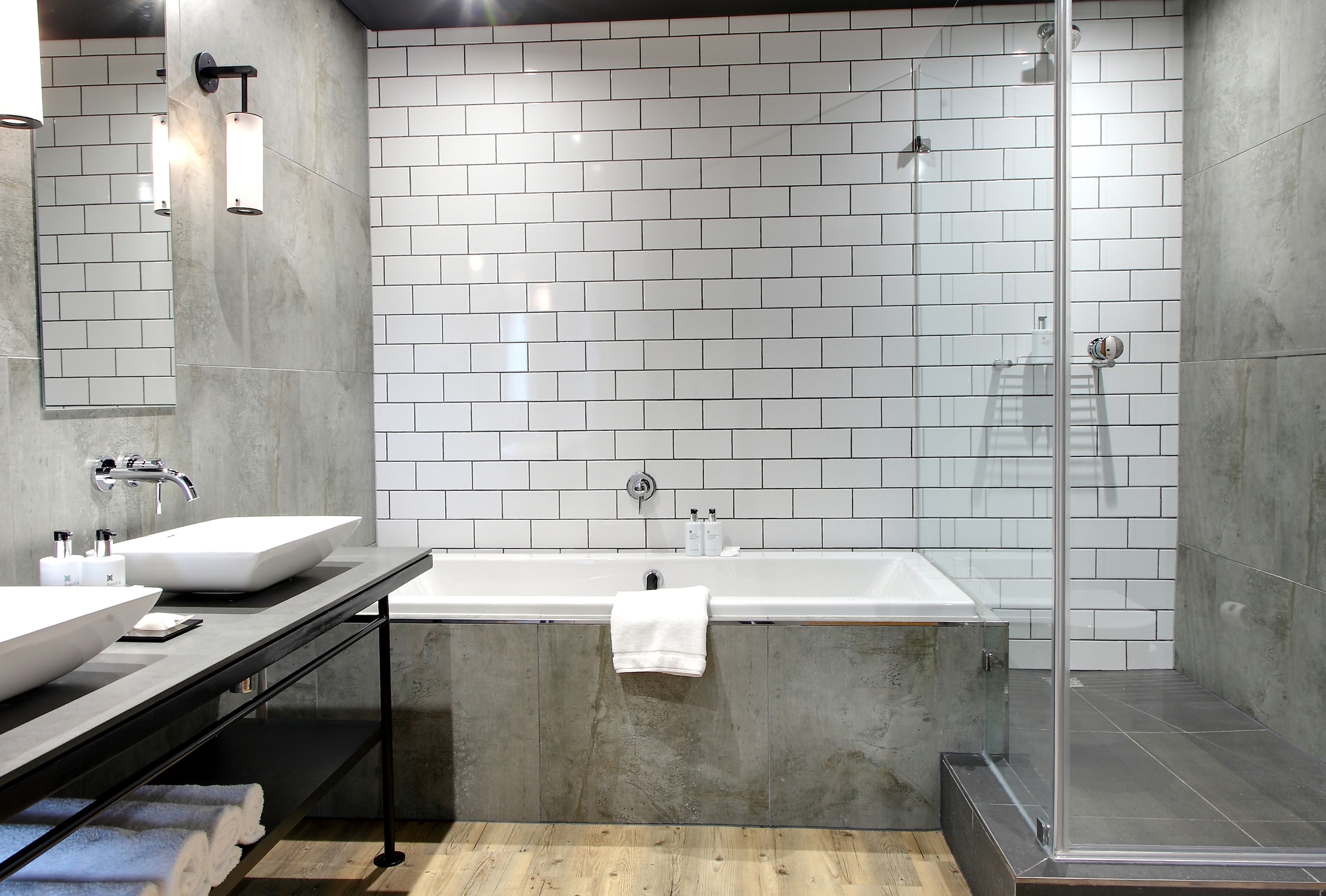 淋浴设施、免费洗浴用品、吹风机、毛巾