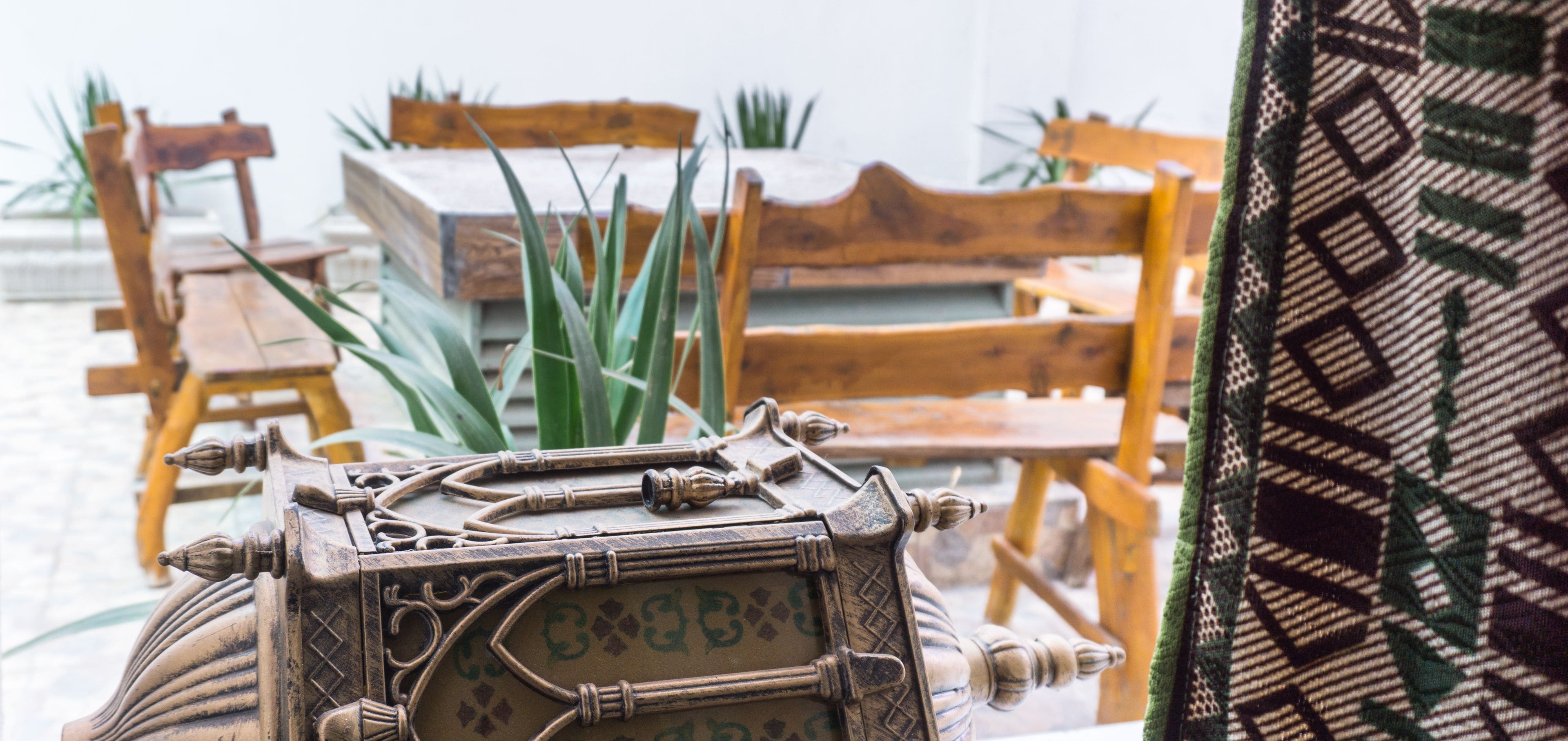 تقديم الغداء والعشاء، الأطباق المحلية