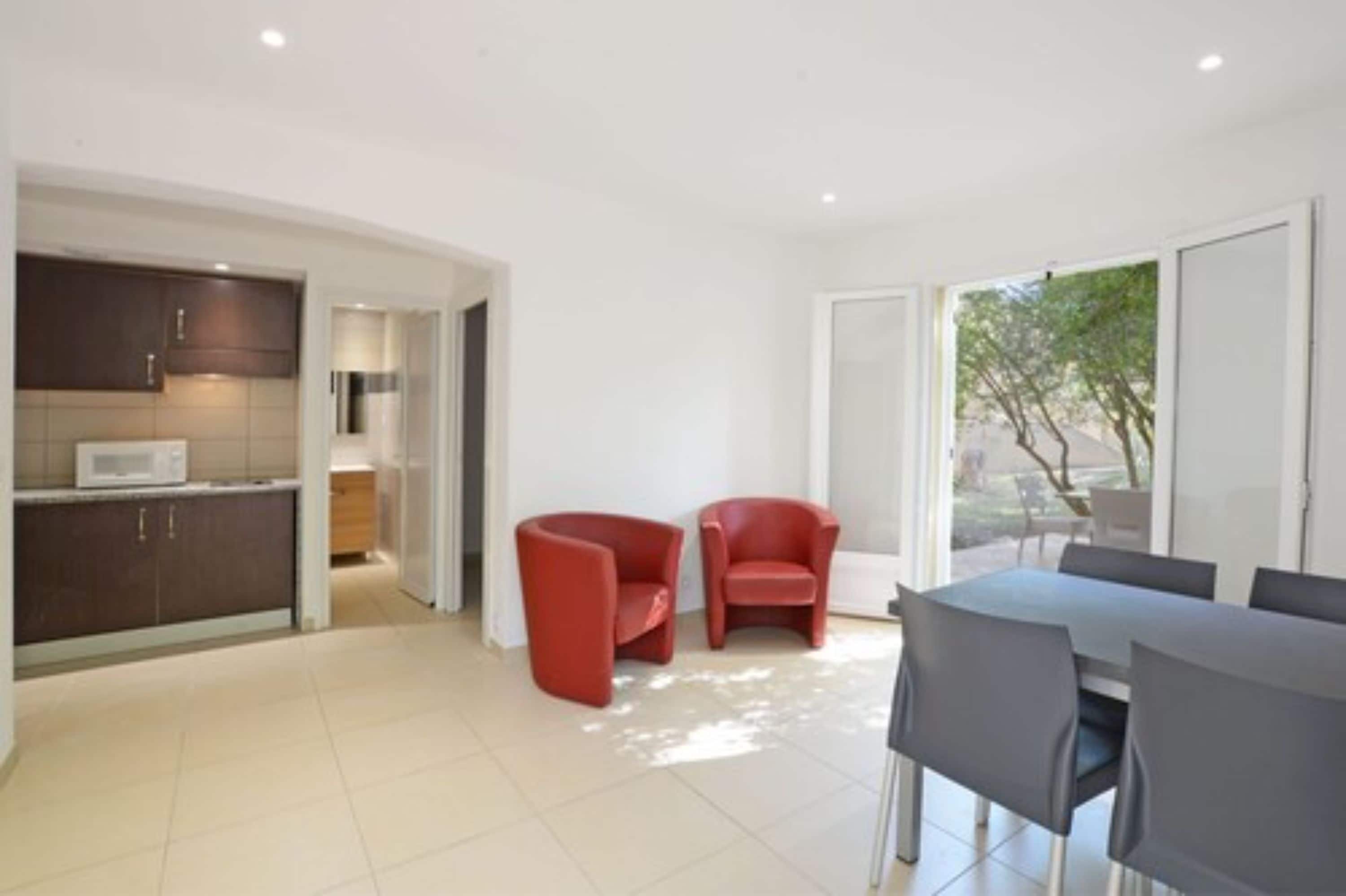Comfort Apartment, 2 Bedrooms (4 persons) | Garden view