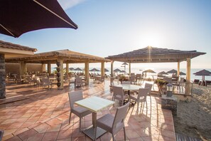 Lunch, dinner served; French cuisine, beach views  - Village Vacances La Vallicella (Poggio-Mezzana)