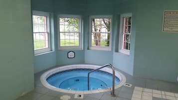 Bañera de hidromasaje interior