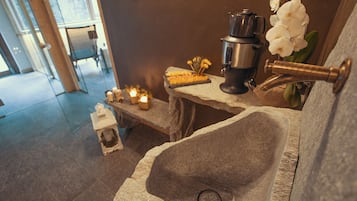 ساونا، حوض استحمام ساخن، غرفة بخار
