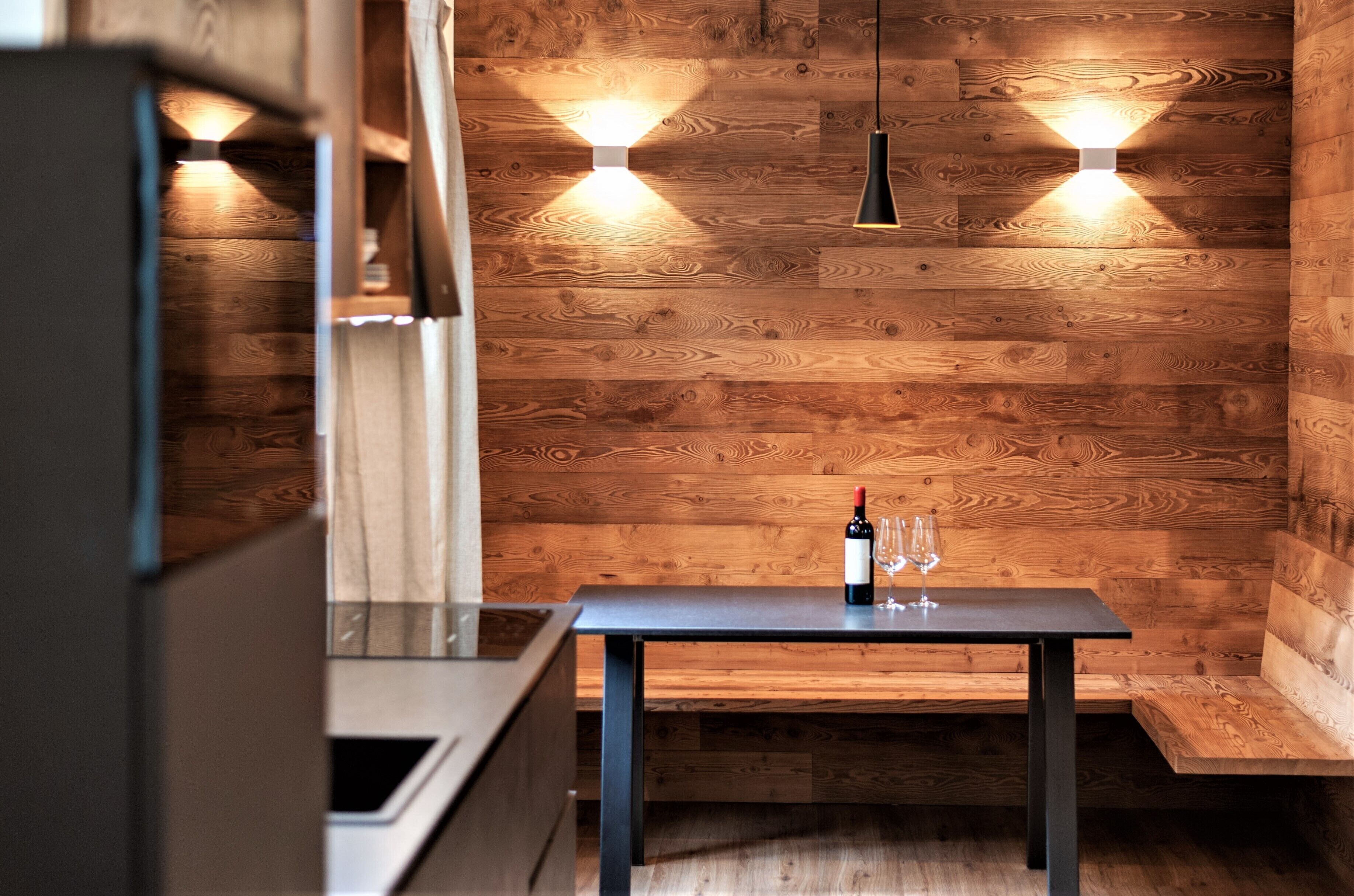 design apartment, 1 bedroom | living area | 40-inch flat-screen tv with cable channels, tv