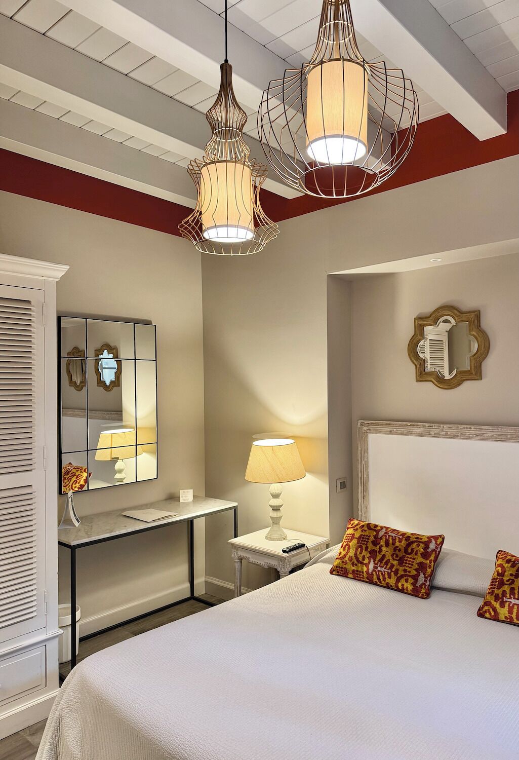 standard room | 1 bedroom, in-room safe, blackout curtains, soundproofing