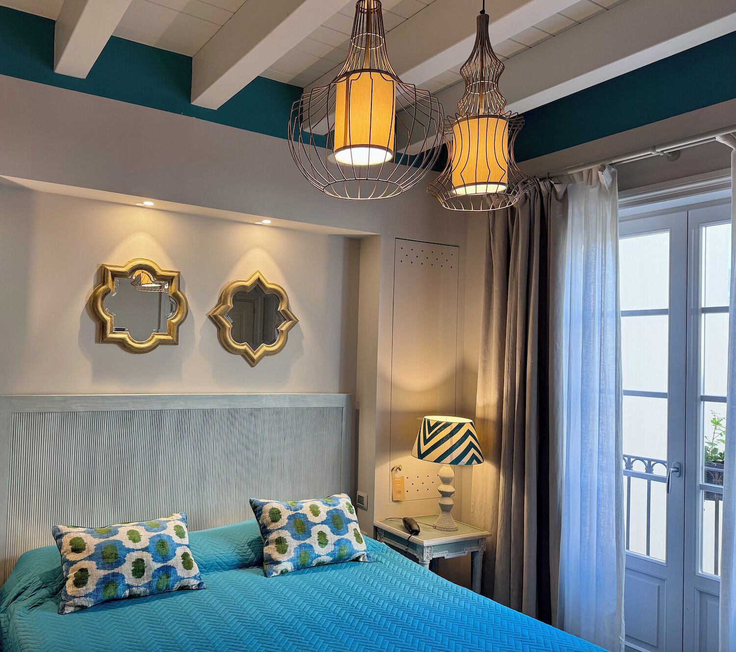 standard room | 1 bedroom, in-room safe, blackout curtains, soundproofing