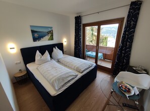 Standard Double Room, Lake View | Free WiFi, bed sheets