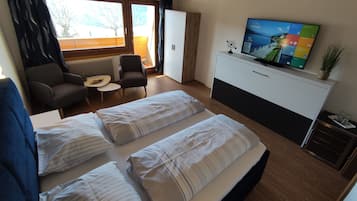 Premium-Doppelzimmer, Seeblick | Kostenloses WLAN, Bettwäsche
