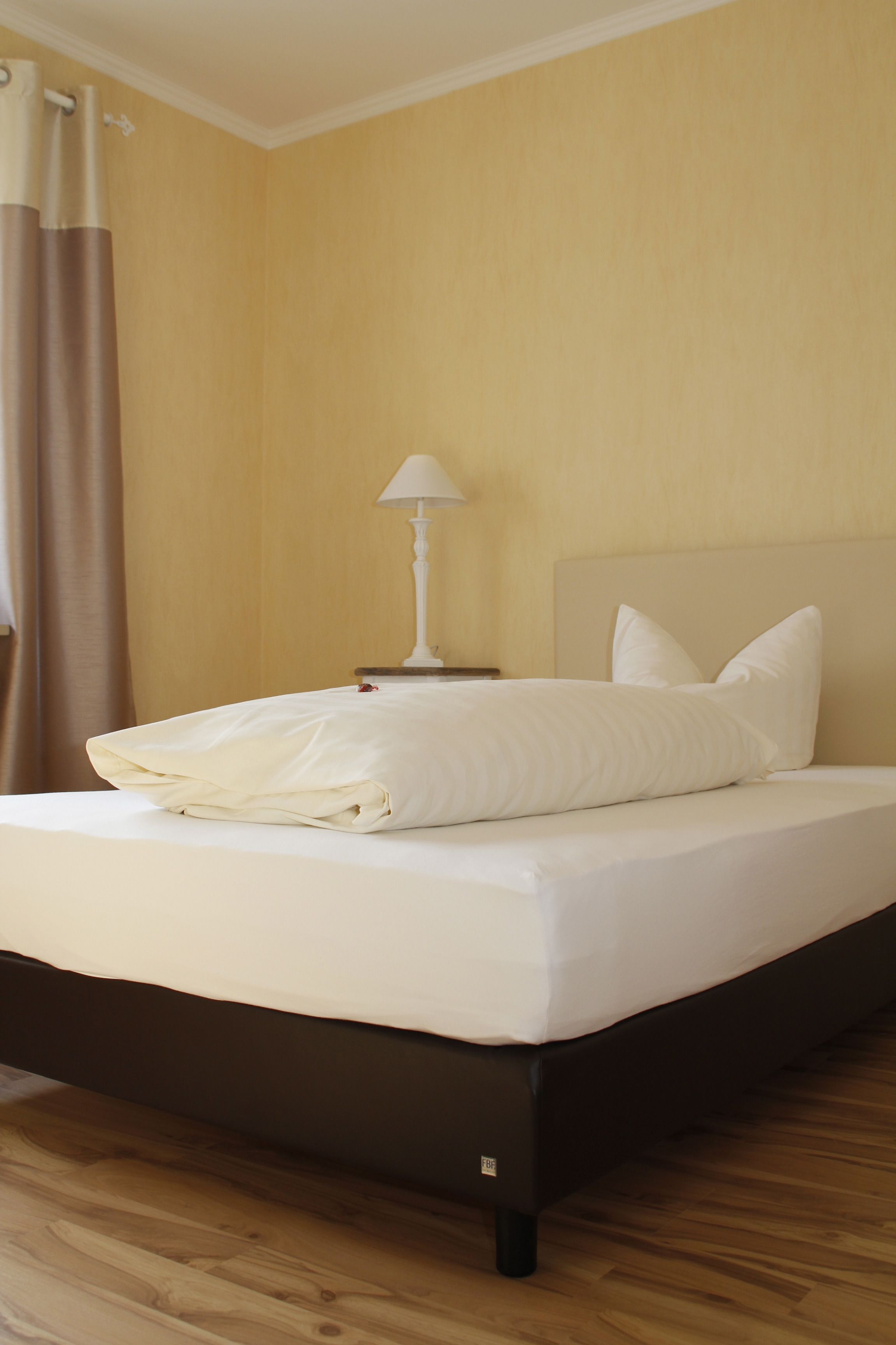 comfort single room | in-room safe, desk, cots/infant beds, free wifi