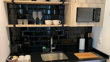 Superior Double Room | Private kitchen | Microwave