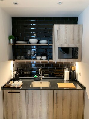 Superior Double Room | Private kitchen