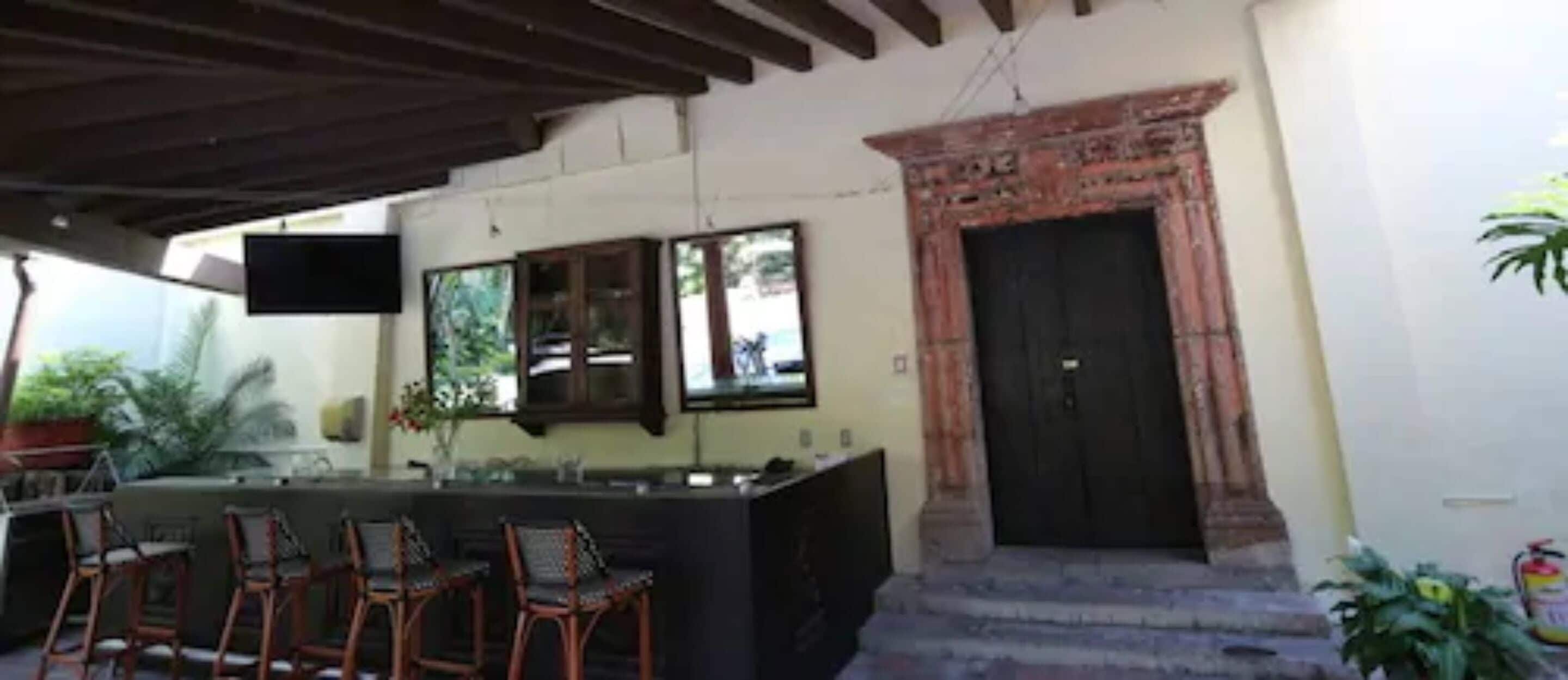 Bar (en el alojamiento)