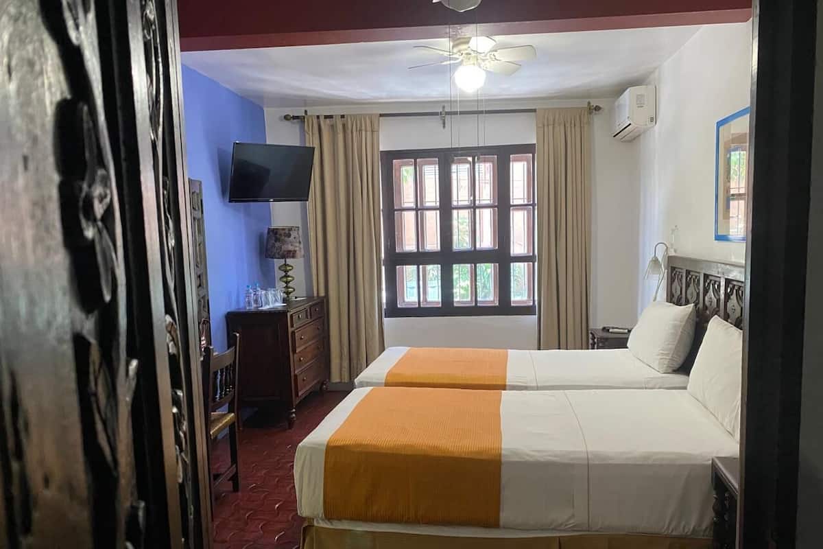 Petit Room with 2 Twin beds