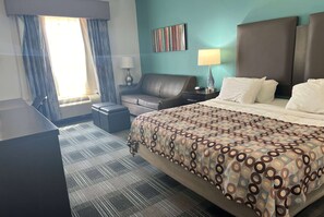 Room, 1 King Bed, Non Smoking | In-room safe, desk, laptop workspace, blackout drapes - Days Inn by Wyndham Alva (Alva)