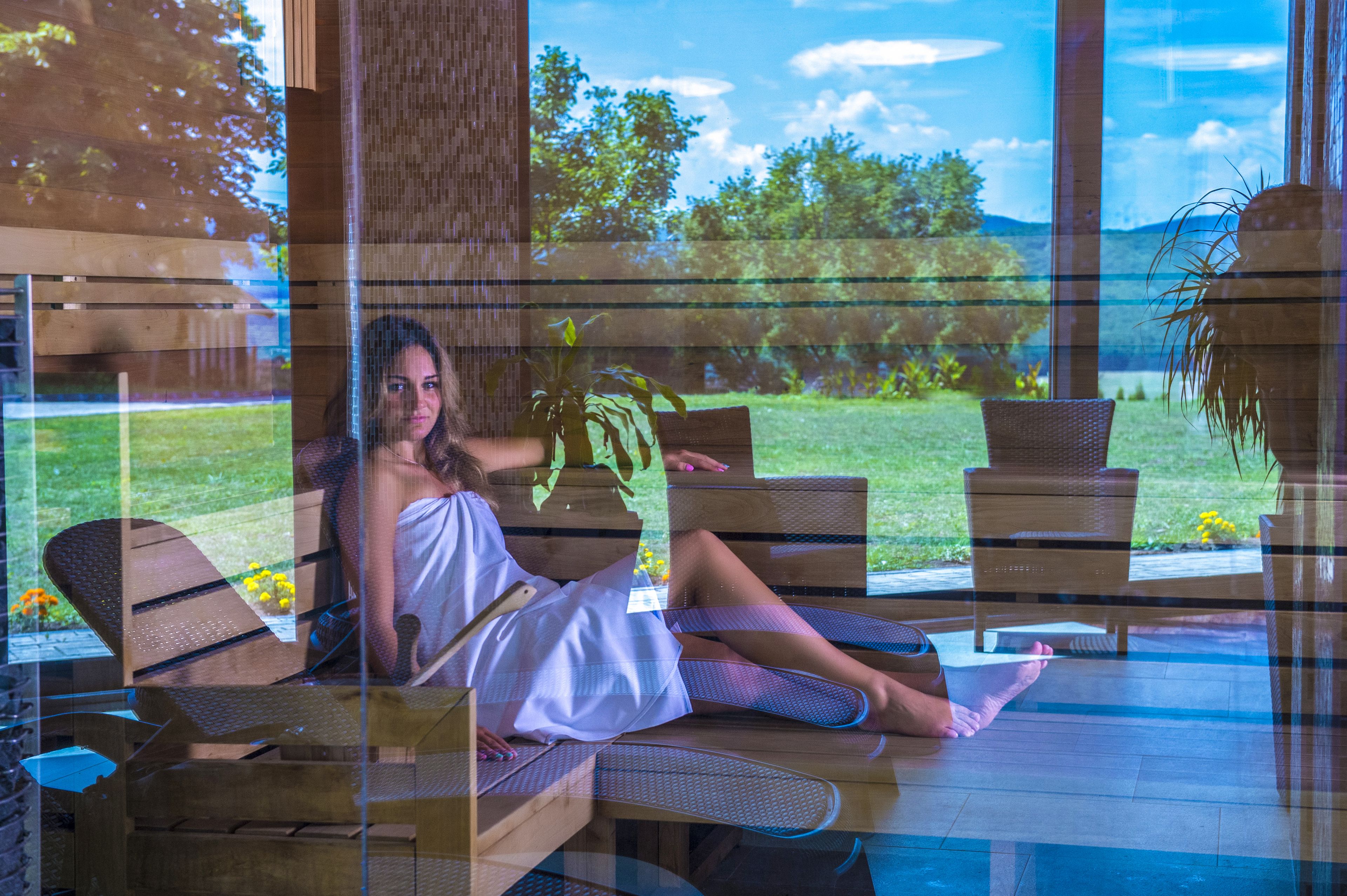 couples treatment room(s), sauna, hot tub, steam room, body treatments