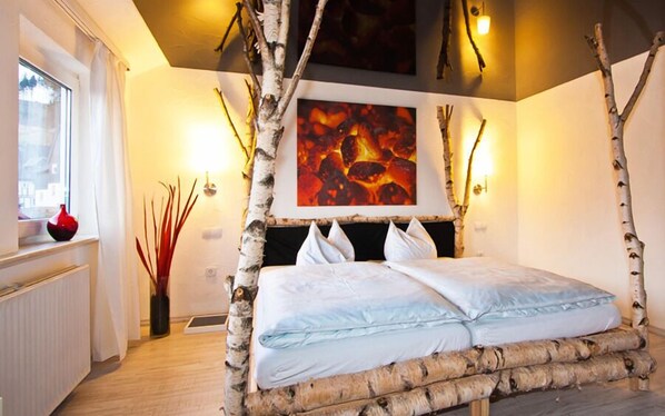 In-room safe, desk, cribs/infant beds, rollaway beds - Hotel & Restaurant Lindenhof (Bad Laasphe)