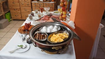 Daily buffet breakfast for a fee